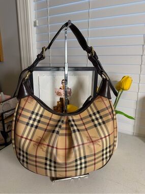 Burberry Haymarket Check Hobo Shoulder Bag Authenticated Classic Nova Check